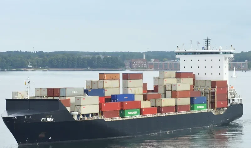 BALTIC TERN Container Ship IMO 9313199 photo 3