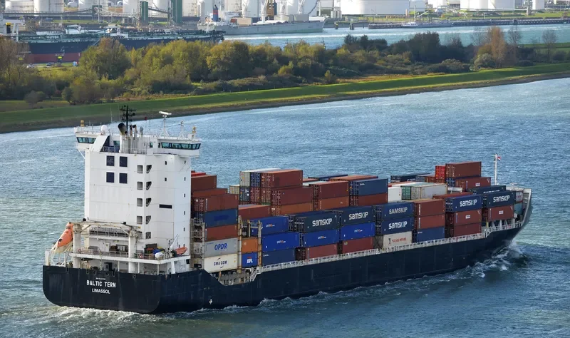BALTIC TERN Container Ship IMO 9313199 photo 5