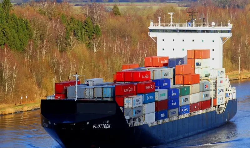 BALTIC PETREL Container Ship IMO 9313216 photo 3