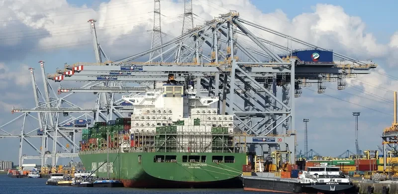 CSCL ZEEBRUGGE Container Ship IMO 9314234 photo 4