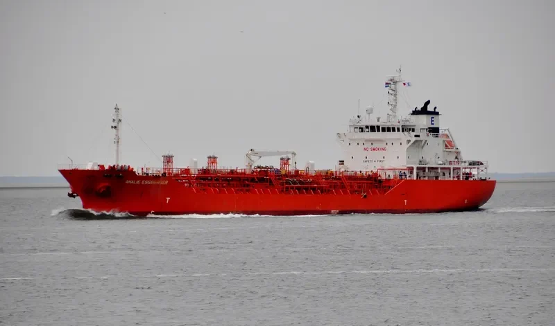 AMALIE ESSBERGER Tanker IMO 9314777 photo 3