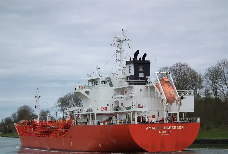 AMALIE ESSBERGER Tanker IMO 9314777 photo 4