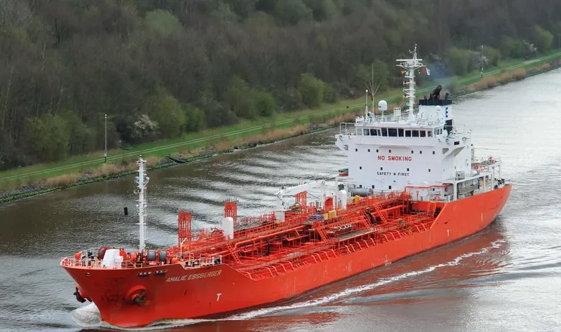 AMALIE ESSBERGER Tanker IMO 9314777 photo 6
