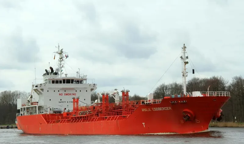 AMALIE ESSBERGER Tanker IMO 9314777 photo 7