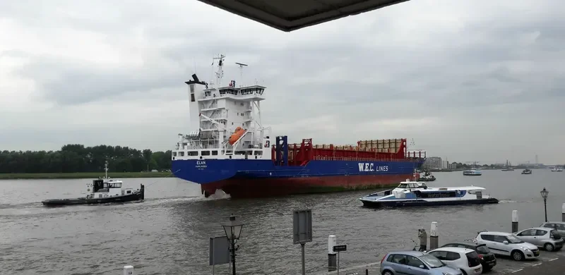 WEC VAN RIJN Container Ship IMO 9315006 photo 9
