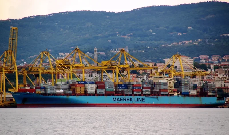 MAERSK SEMAKAU Container Ship IMO 9315252 photo 10