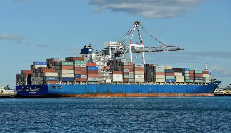 DONG CHENG HAO HAI Container Ship IMO 9315355 photo 2