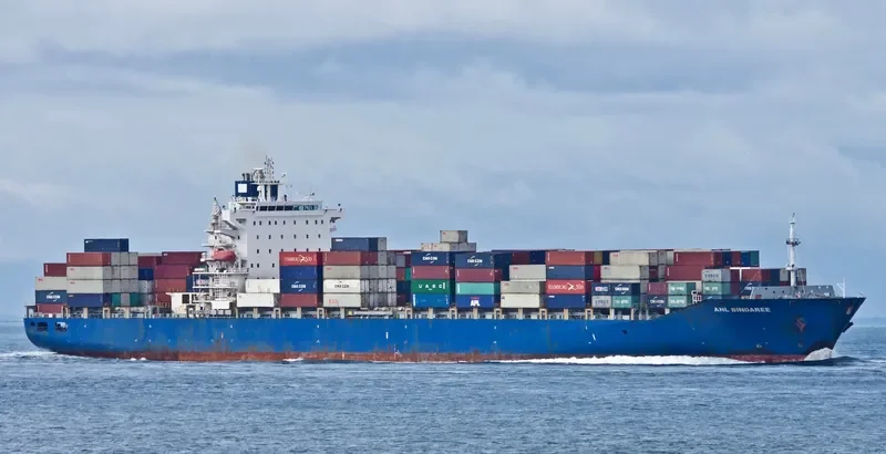 DONG CHENG HAO HAI Container Ship IMO 9315355 photo 4