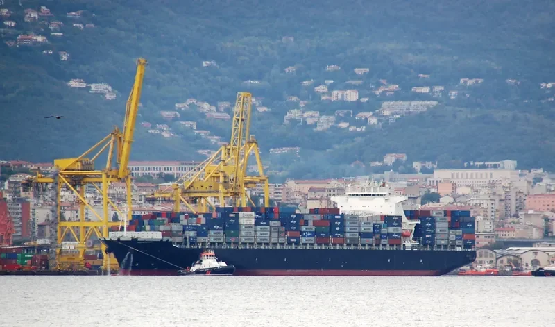 AGAMEMNON Container Ship IMO 9315381 photo 8