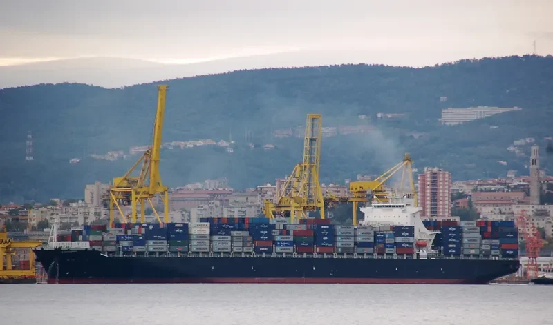 AGAMEMNON Container Ship IMO 9315381 photo 9
