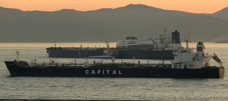 SEAWAYS CAPE HORN Tanker IMO 9315745 photo 2