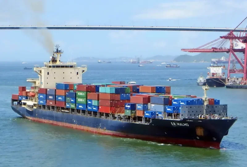 KMTC TIANJIN Container Ship IMO 9315848 photo 9