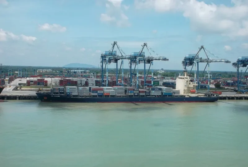 KMTC TIANJIN Container Ship IMO 9315848 photo 10