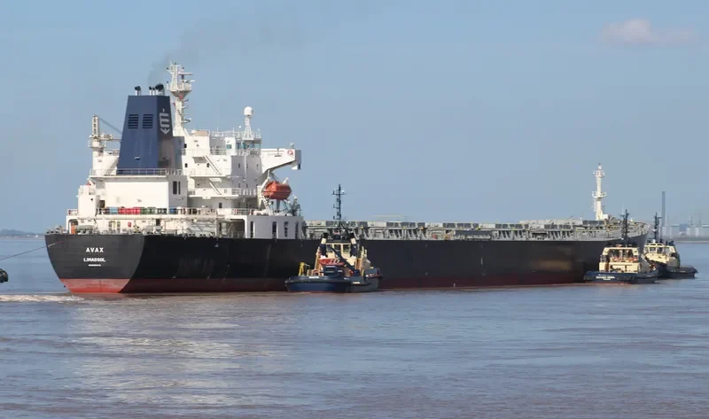 AVAX Tanker IMO 9315939 photo 7