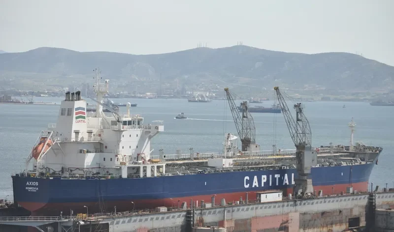 AXIOS Tanker IMO 9315941 photo 10