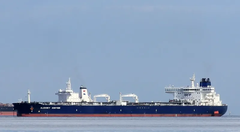 ALEKSEY KOSYGIN Tanker IMO 9316127 photo 10