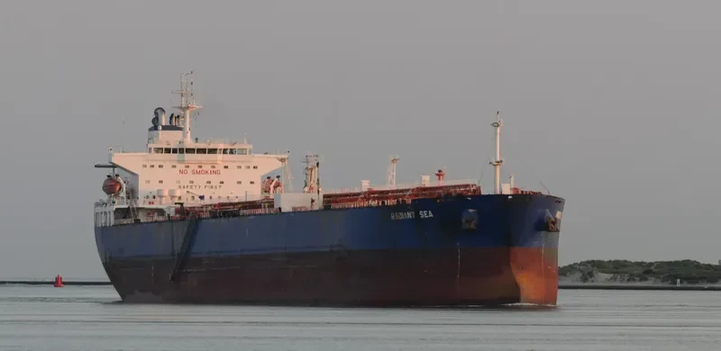 RADIANT SEA Tanker IMO 9316244 photo 3
