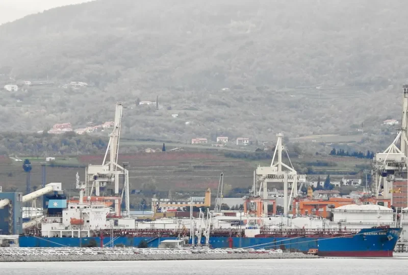 MAERSK ERIK Tanker IMO 9316608 photo 3