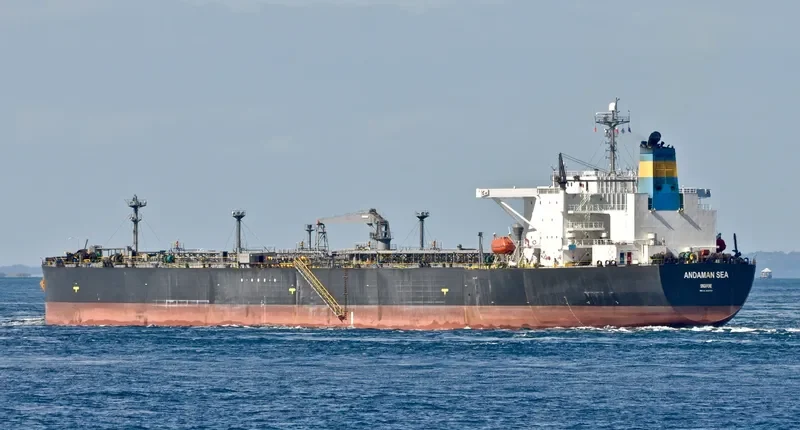SHIP 111 Tanker IMO 9317717 photo 4