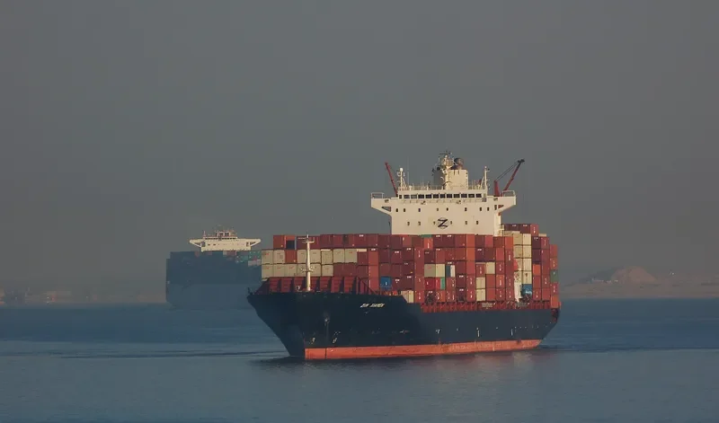 XIAMEN Container Ship IMO 9318151 photo 5