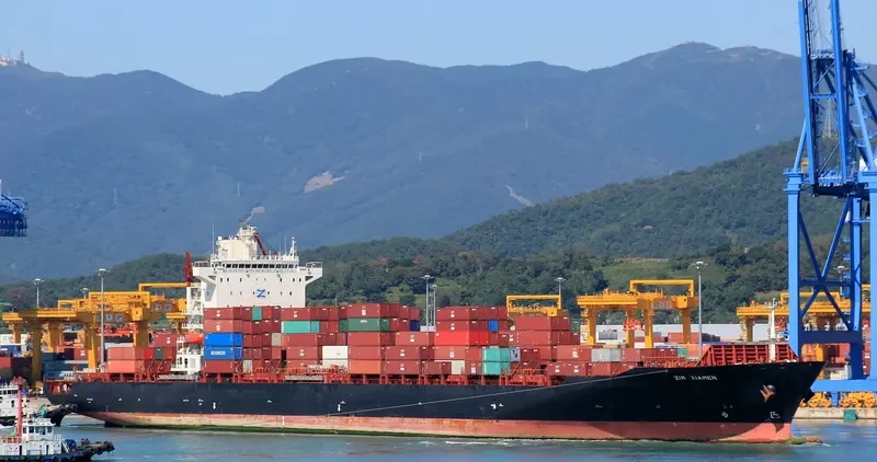 XIAMEN Container Ship IMO 9318151 photo 10