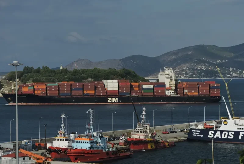 ZIM QINGDAO Container Ship IMO 9318163