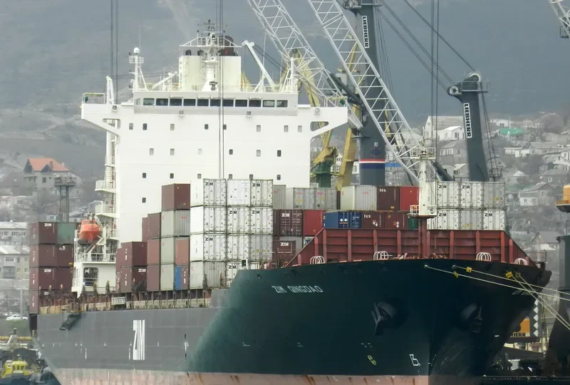 ZIM QINGDAO Container Ship IMO 9318163 photo 9