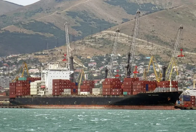 GENOVA Container Ship IMO 9318187 photo 2