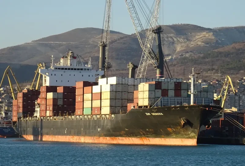 GENOVA Container Ship IMO 9318187 photo 4