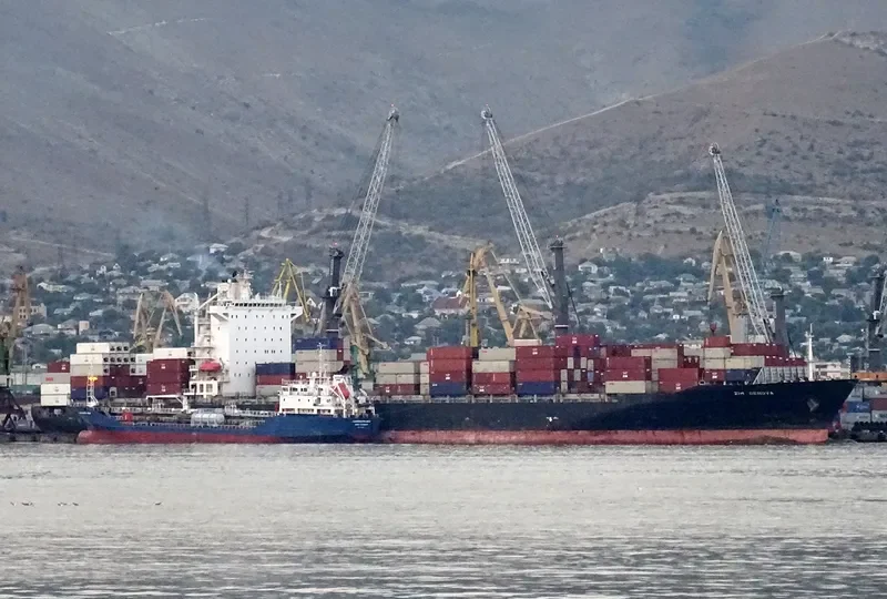 GENOVA Container Ship IMO 9318187 photo 9