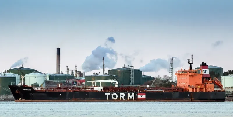TORM THAMES Tanker IMO 9318333 photo 2