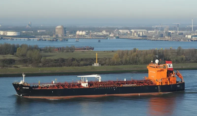 TORM THAMES Tanker IMO 9318333 photo 8