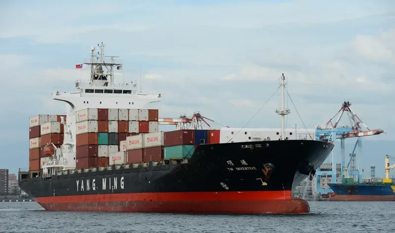 YM INVENTIVE Container Ship IMO 9319105 photo 3