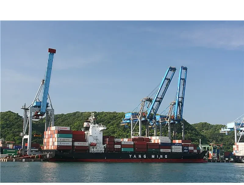 YM IDEALS Container Ship IMO 9319129 photo 3