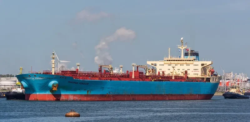 MAERSK PENGUIN Tanker IMO 9319674 photo 8