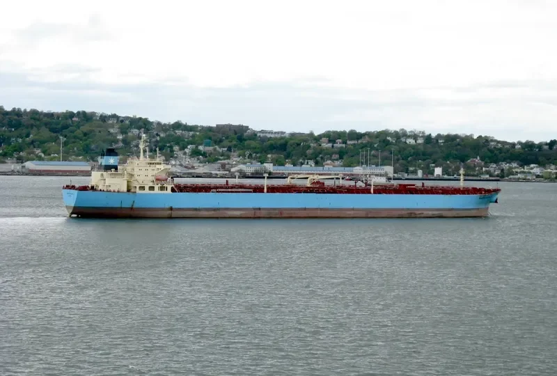 MAERSK PENGUIN Tanker IMO 9319674 photo 9
