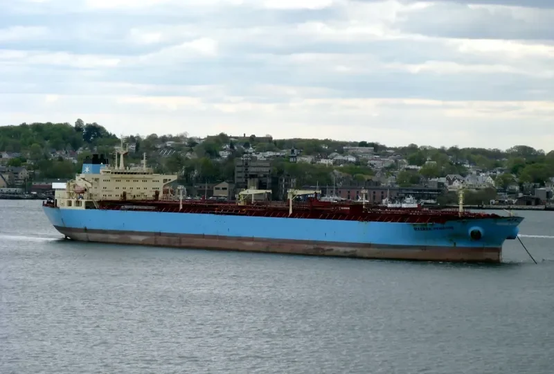 MAERSK PENGUIN Tanker IMO 9319674 photo 10
