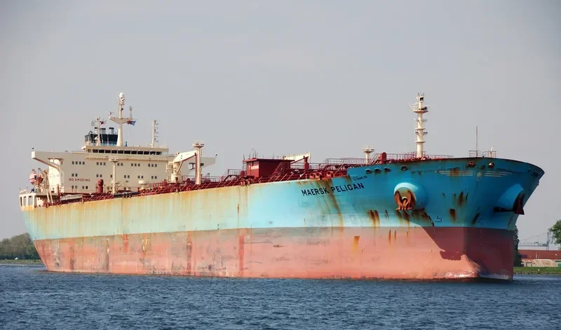 MAERSK PELICAN Tanker IMO 9319686 photo 9