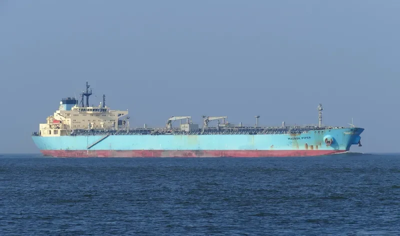MAERSK PIPER Tanker IMO 9319703 photo 8