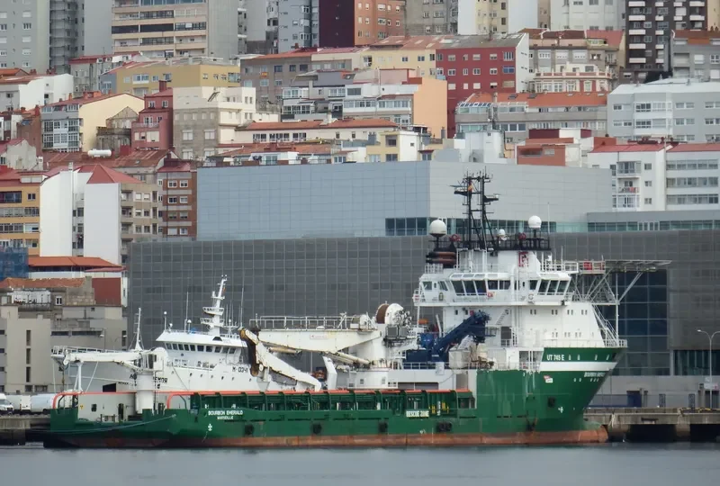 IZUMRUD Offshore Vessel IMO 9319715 photo 3