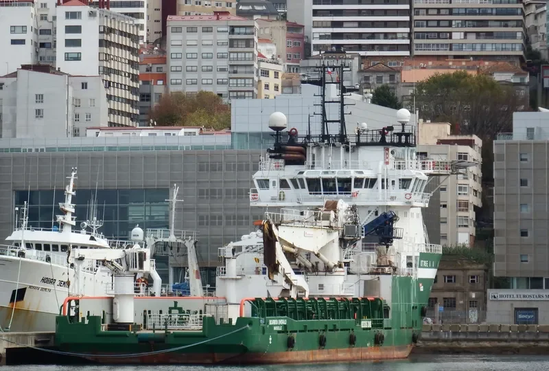 IZUMRUD Offshore Vessel IMO 9319715 photo 4