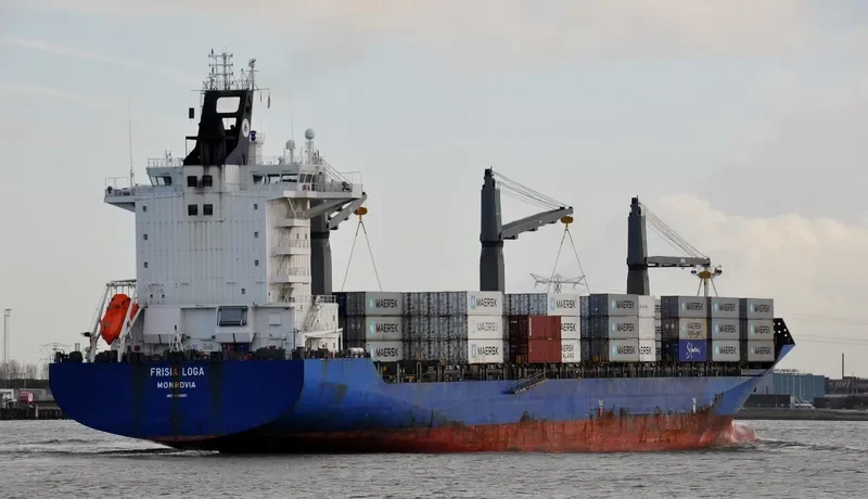 SEASPAN LOGA Container Ship IMO 9320001 photo 2