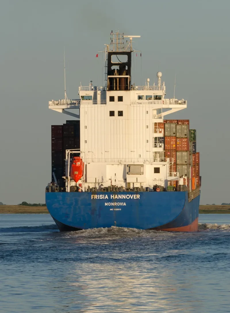 SEASPAN HANNOVER Container Ship IMO 9320013 photo 9