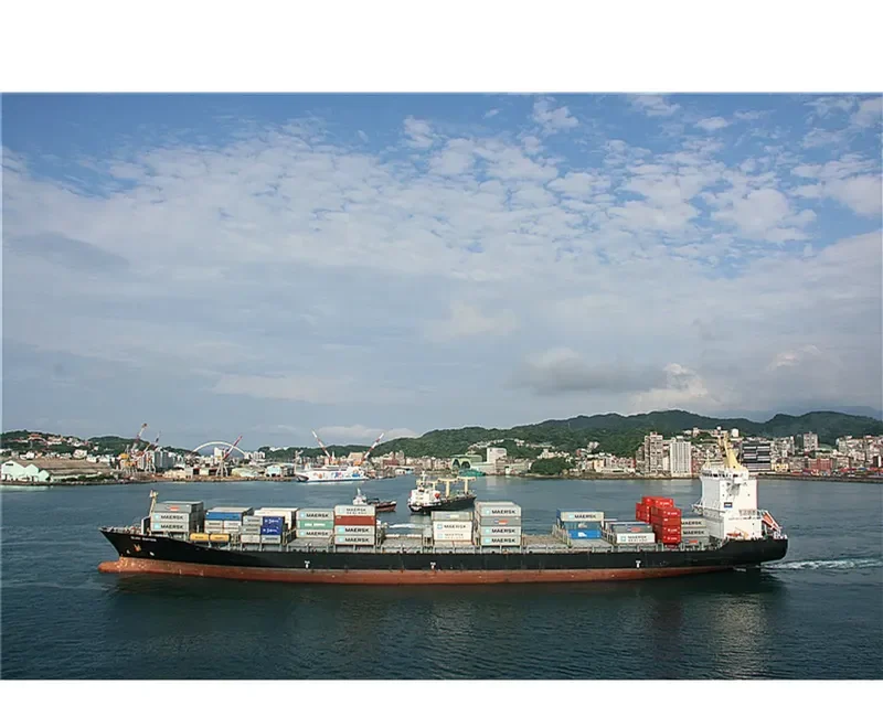 AS COLUMBIA Container Ship IMO 9320037 photo 5
