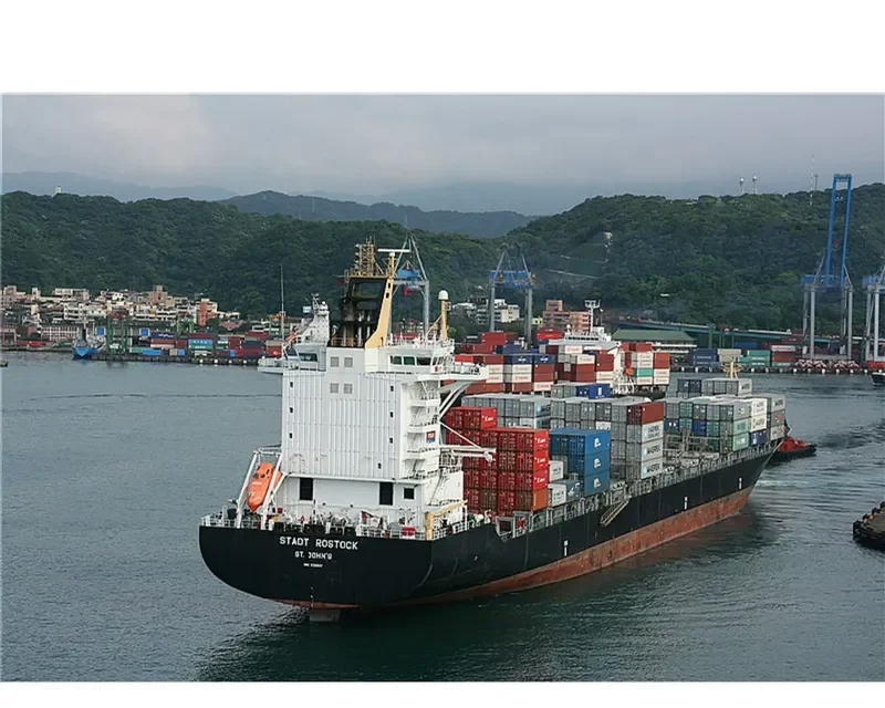 AS COLUMBIA Container Ship IMO 9320037 photo 7