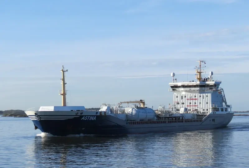 ASTINA Tanker IMO 9320063 photo 4