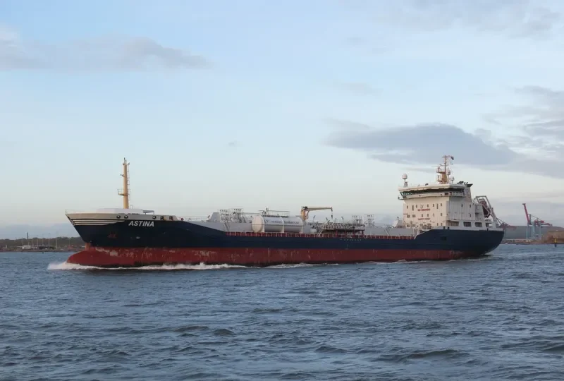 ASTINA Tanker IMO 9320063 photo 5