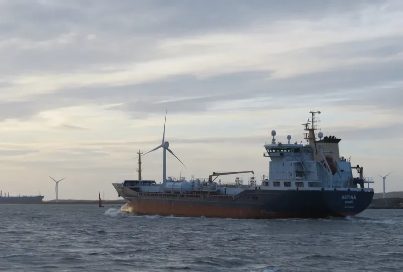 ASTINA Tanker IMO 9320063 photo 6