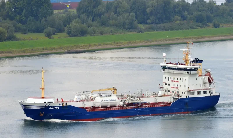ASTINA Tanker IMO 9320063 photo 9