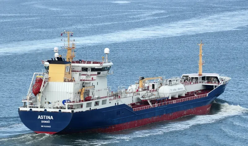 ASTINA Tanker IMO 9320063 photo 10
